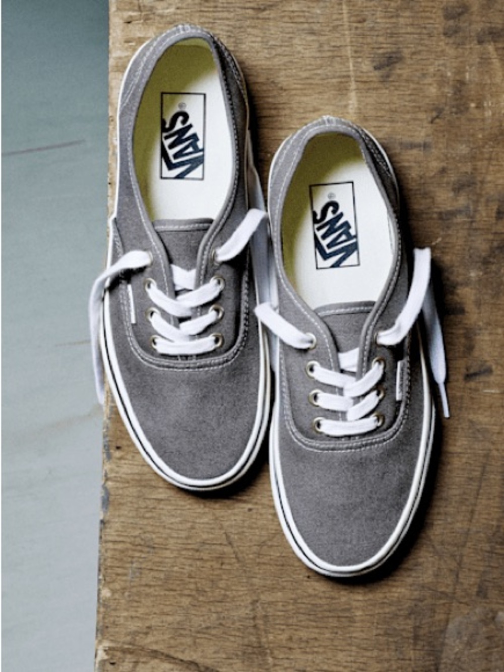 Vans Men’s Gray Canvas Low-Top Sneakers with White Laces